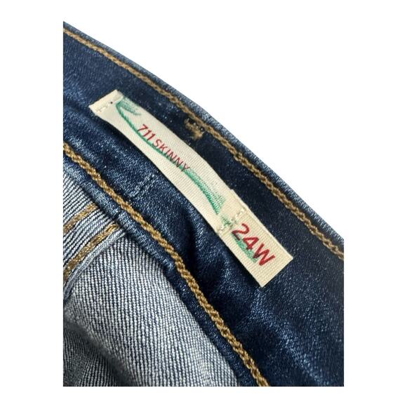 NWT Levi's 711 Women's 24W Mid Rise Slim Through Hip Thigh Skinny Blue Jeans - Picture 9 of 15
